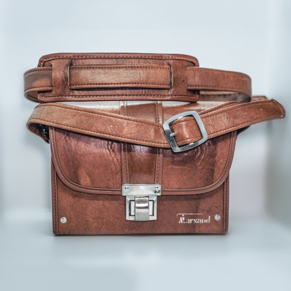 Vintage Marsand Bag for your Vintage camera, in very good condition. Hand & Shou
